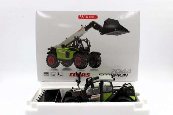 Claas Scorpion 7044 - 1:32