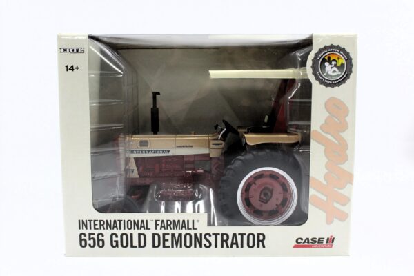 International Farmall 656 Gold Demonstrator - 1:16