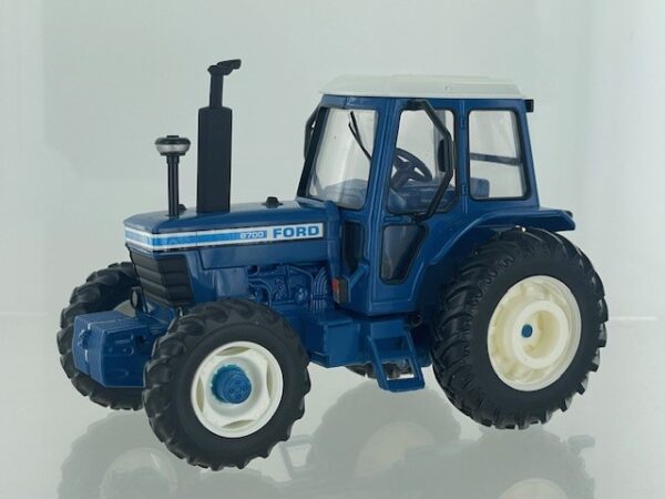 Britains 2025 Ford 8700 4wd BLUE Limited Edition 1851 pcs. 1:32 PRE-ORDER - Afbeelding 3