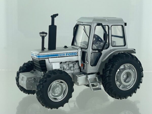 Britains 2025 Ford 8700 4wd SILVER Limited Edition 150 pcs. 1:32 PRE-ORDER - Afbeelding 3