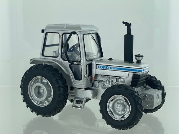 Britains 2025 Ford 9700 4wd SILVER Limited Edition 150 pcs. 1:32 PRE-ORDER - Afbeelding 2